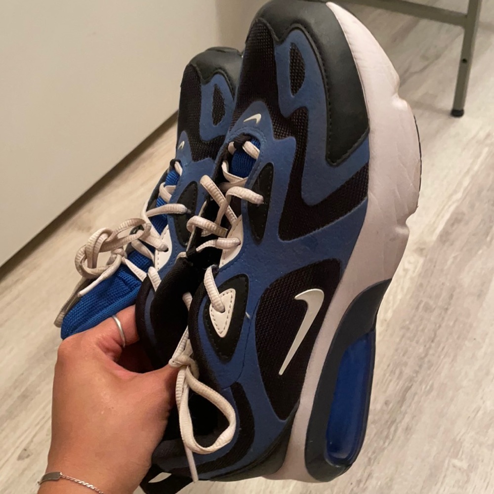 blue nike airmax CLOSET CLEAROUT